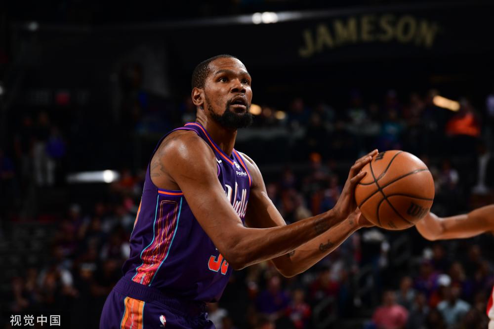 许多球员受 许多球员受