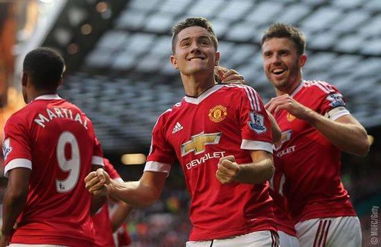 潘展乐李雯雯讲述冠军故事激扬体育精神.